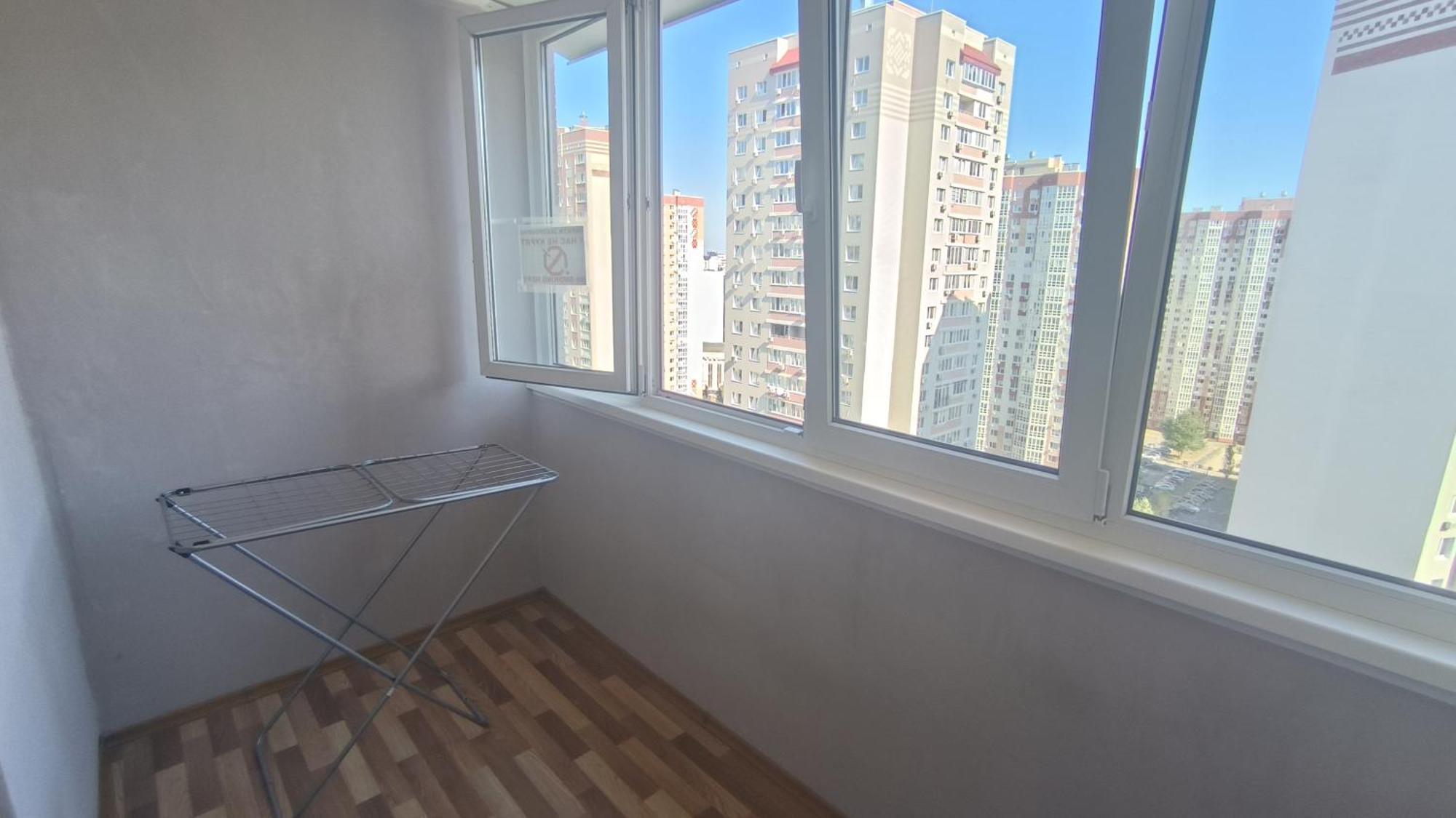 Apartment Near Metro Pozniaky Kiev Exterior foto