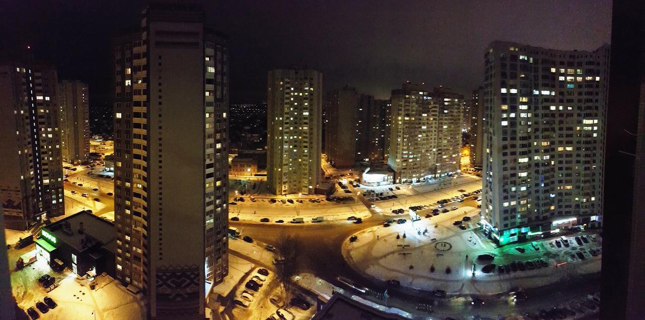 Apartment Near Metro Pozniaky Kiev Exterior foto