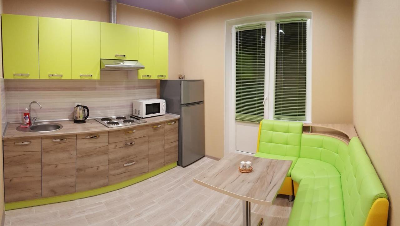 Apartment Near Metro Pozniaky Kiev Exterior foto