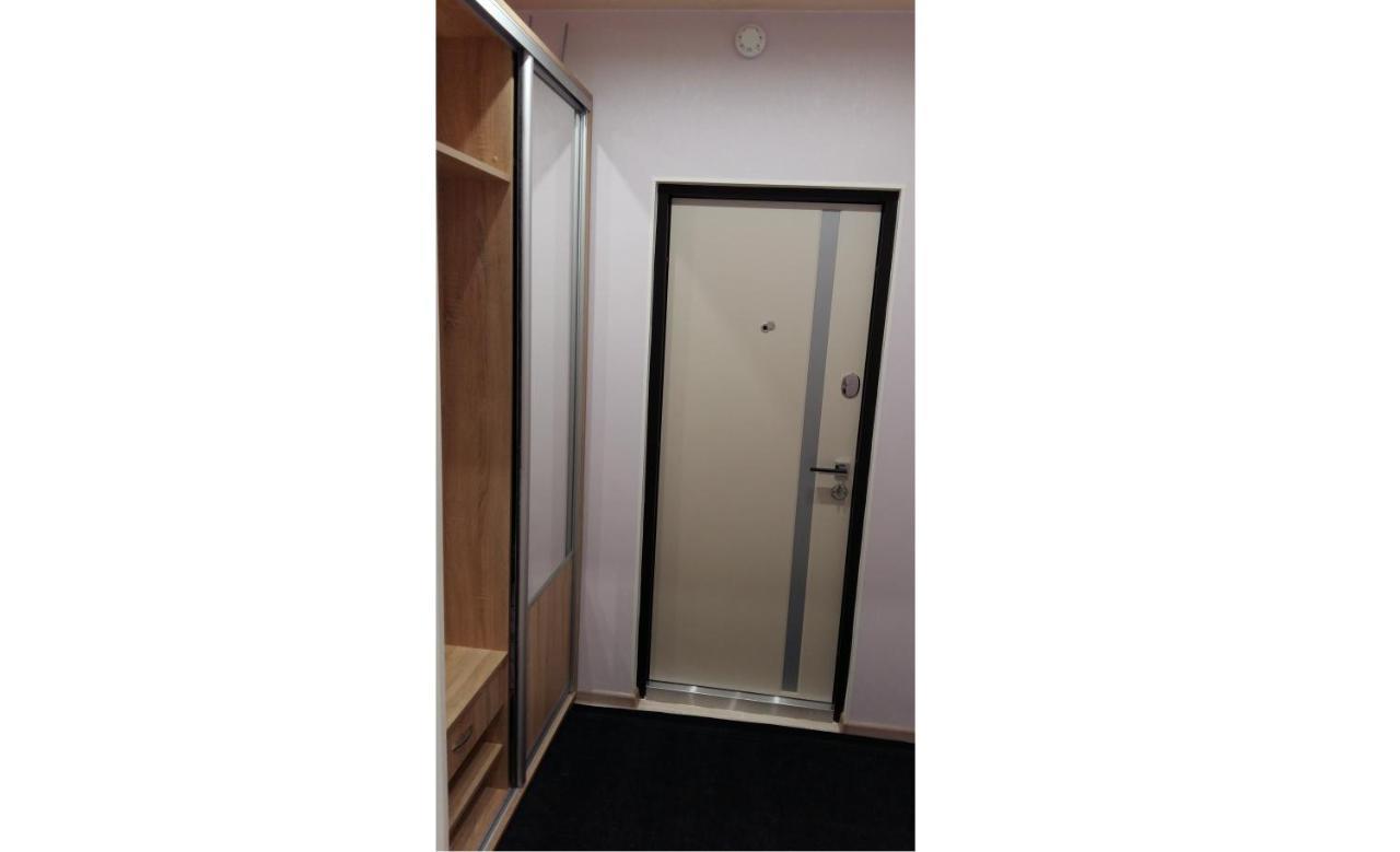 Apartment Near Metro Pozniaky Kiev Exterior foto